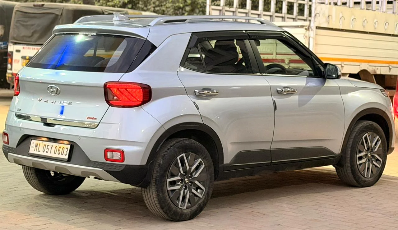 Hyundai Venue - Thumbnail 6